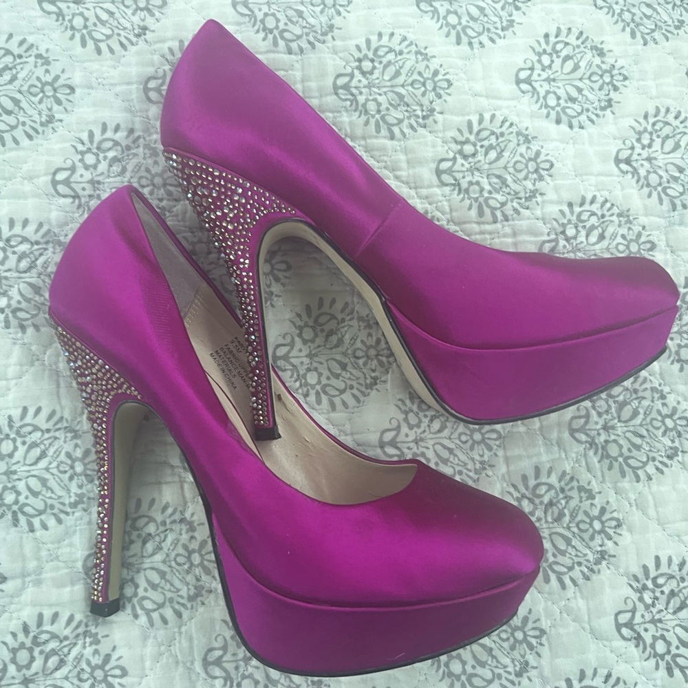 Steve Madden Pink Platform Jeweled Heels Size 9.5